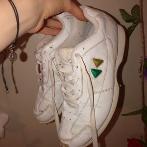 Kaepa white sneakers 👟 women’s size 6.5